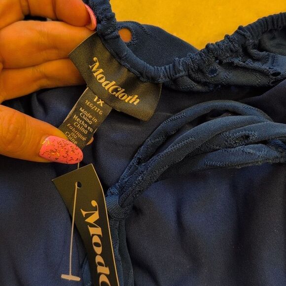 NWT ModCloth Sought After in Sapphire Halter Top blue eyelet size 1X - Picture 5 of 8